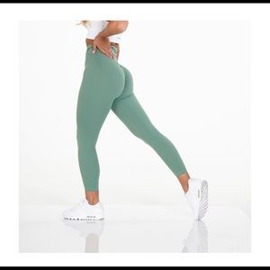 NVGTN Jade Signature Leggings